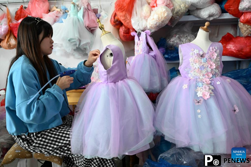 A glimpse of wedding dress industry in Dingji, China