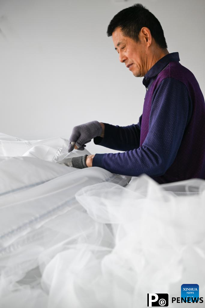 A glimpse of wedding dress industry in Dingji, China
