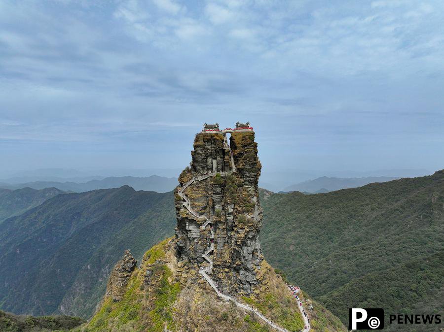 Discover real-life "Sky City" in SW China