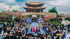 Ethnic fashion show held in Dali, SW China's Yunnan