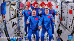 20 astronauts enter space station
