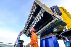 Giant Chinese dredger ＂Xin Hai Feng＂ facilitates port construction of Malaysia