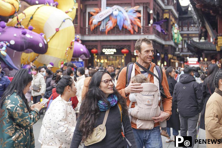 China steps up policy support to facilitate travel, shopping for overseas visitors