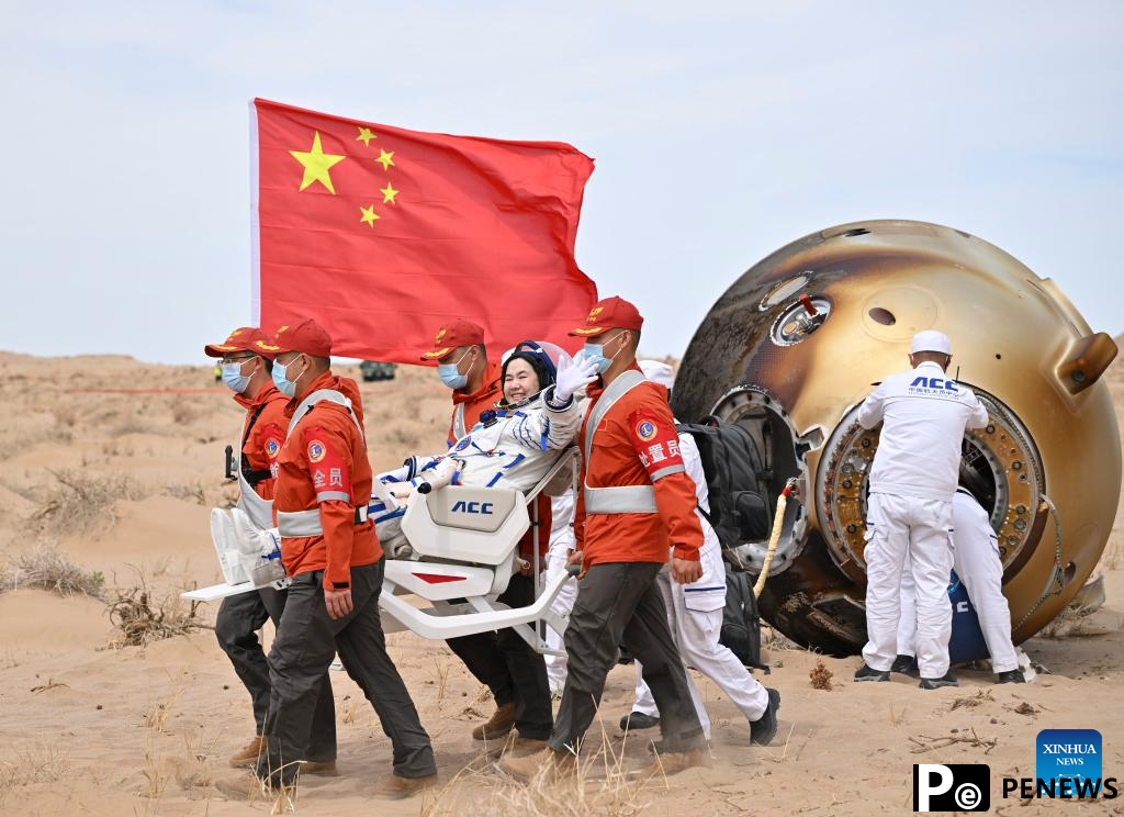 19 astronauts out of return capsule in good health