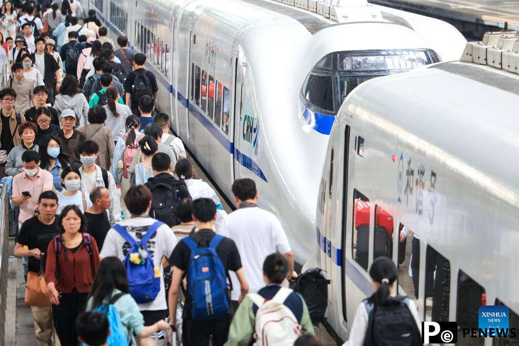 China to handle 144 mln railway passenger trips during May Day holiday