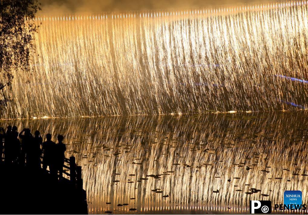 Vibrant snapshots of China during Labor Day holiday