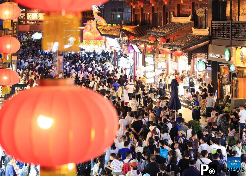 Vibrant snapshots of China during Labor Day holiday
