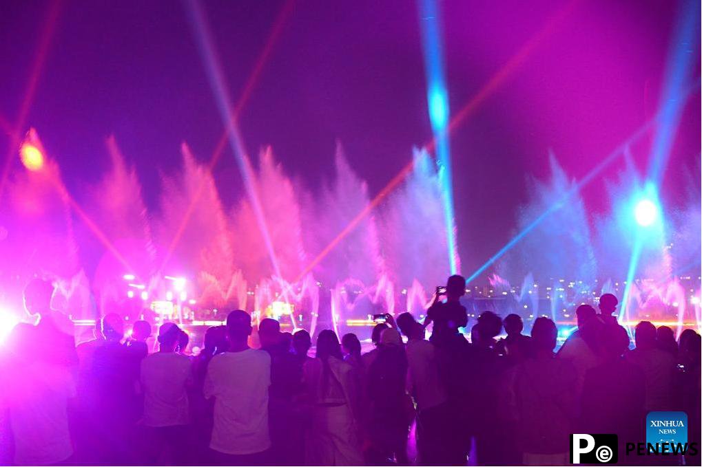 Vibrant snapshots of China during Labor Day holiday