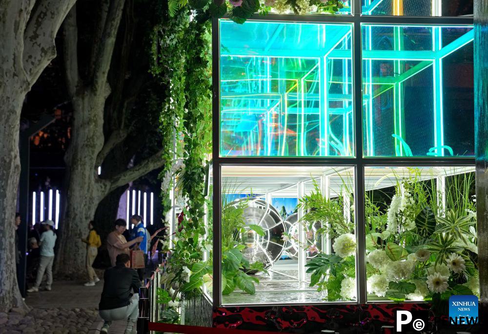 Vibrant snapshots of China during Labor Day holiday