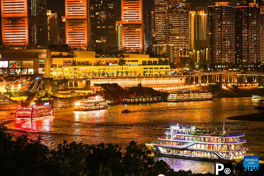 Vibrant snapshots of China during Labor Day holiday