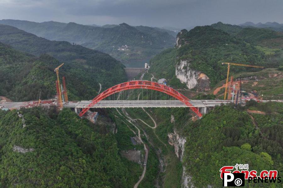 Machang River Bridge under construction in Guizhou