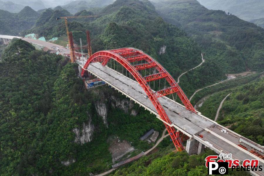 Machang River Bridge under construction in Guizhou