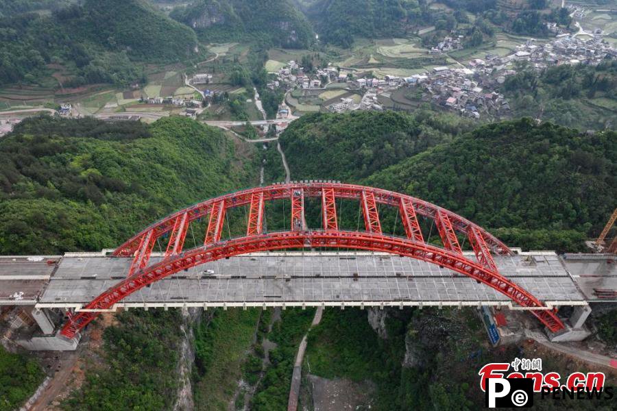 Machang River Bridge under construction in Guizhou