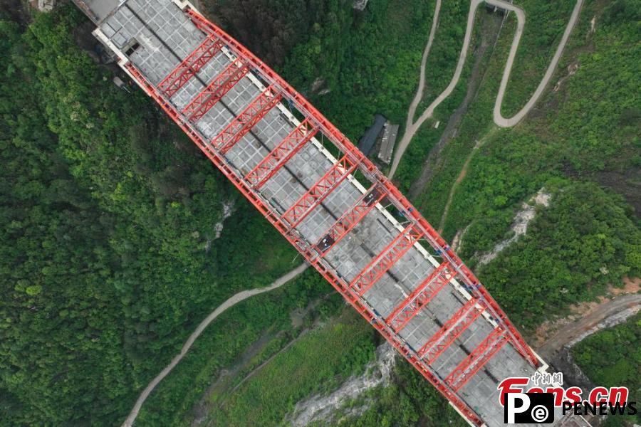Machang River Bridge under construction in Guizhou