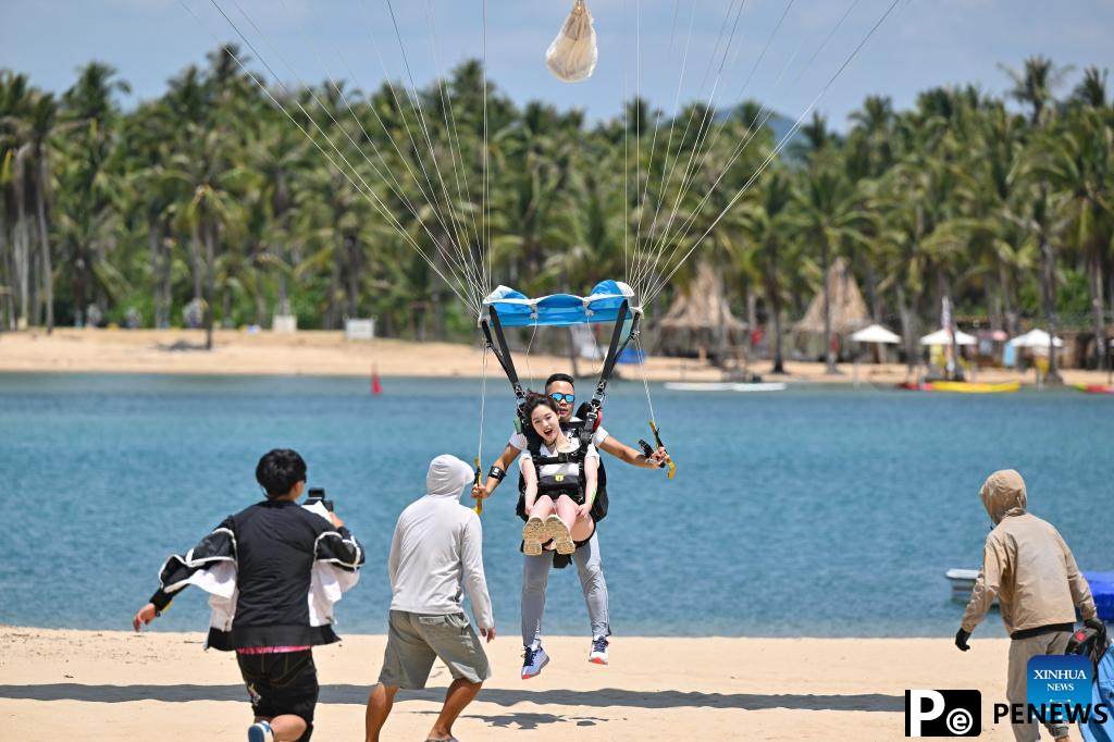 Low-altitude tourism activities become trendy among tourists in China