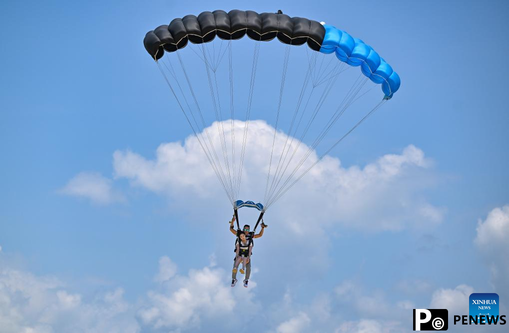 Low-altitude tourism activities become trendy among tourists in China