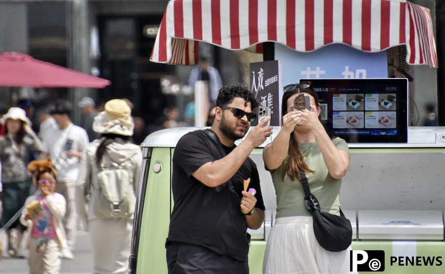 From sightseeing to shopping: China sees holiday inbound tourism boom