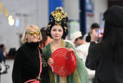 China attracts growing number of international visitors during May Day holiday