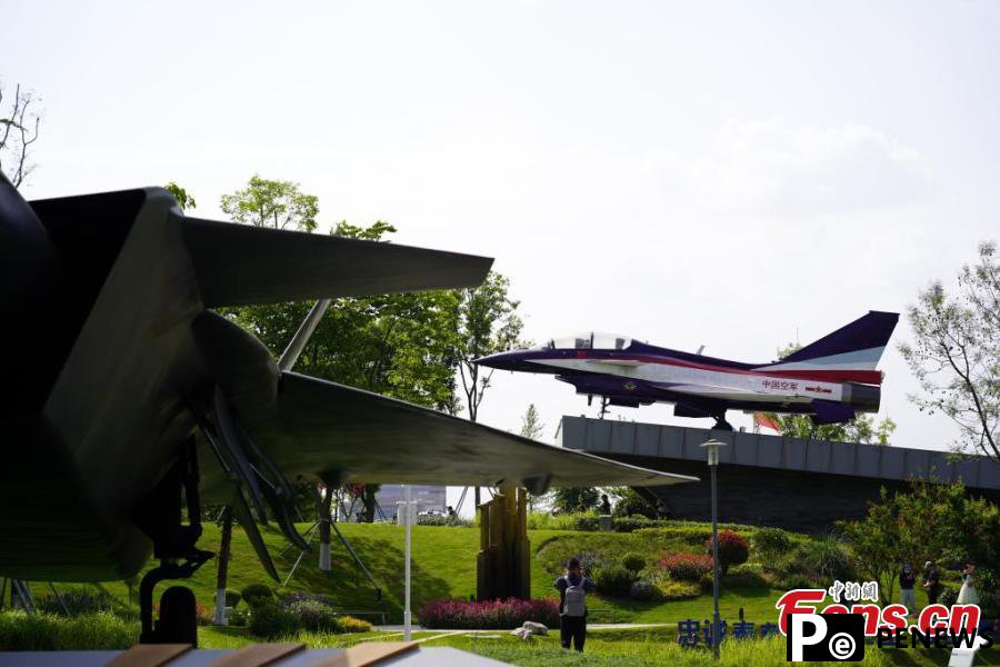 Fighter jet museum in Chengdu draws visitors
