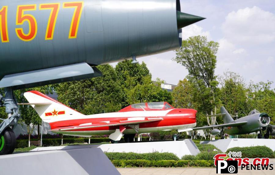 Fighter jet museum in Chengdu draws visitors