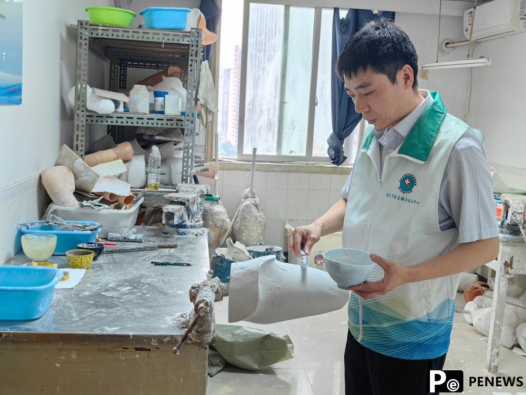 Prosthetists empower amputees with tech, care