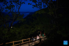 Jinzu Peak scenic area attracts tourists with stunning sunrise