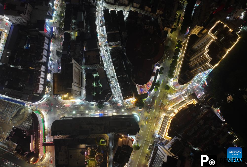 Night fairs and booths boost night economy in Nanning, China