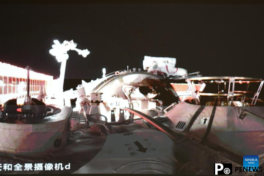20 astronauts complete first spacewalk