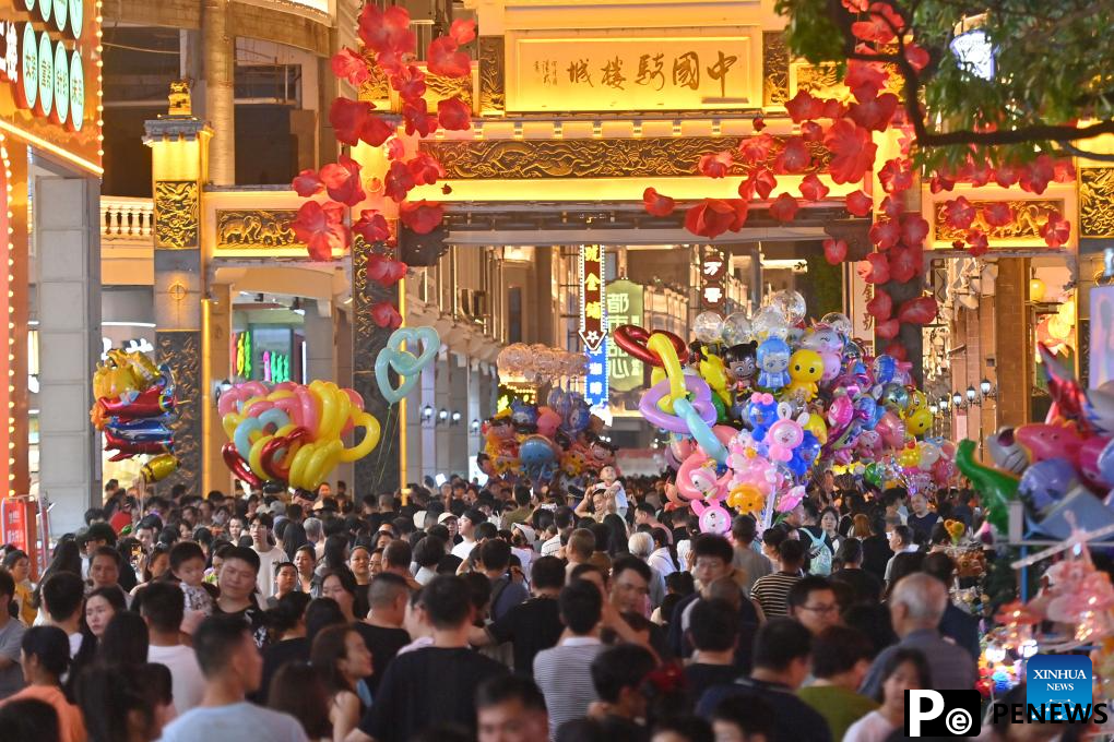 Night economy booms in south China