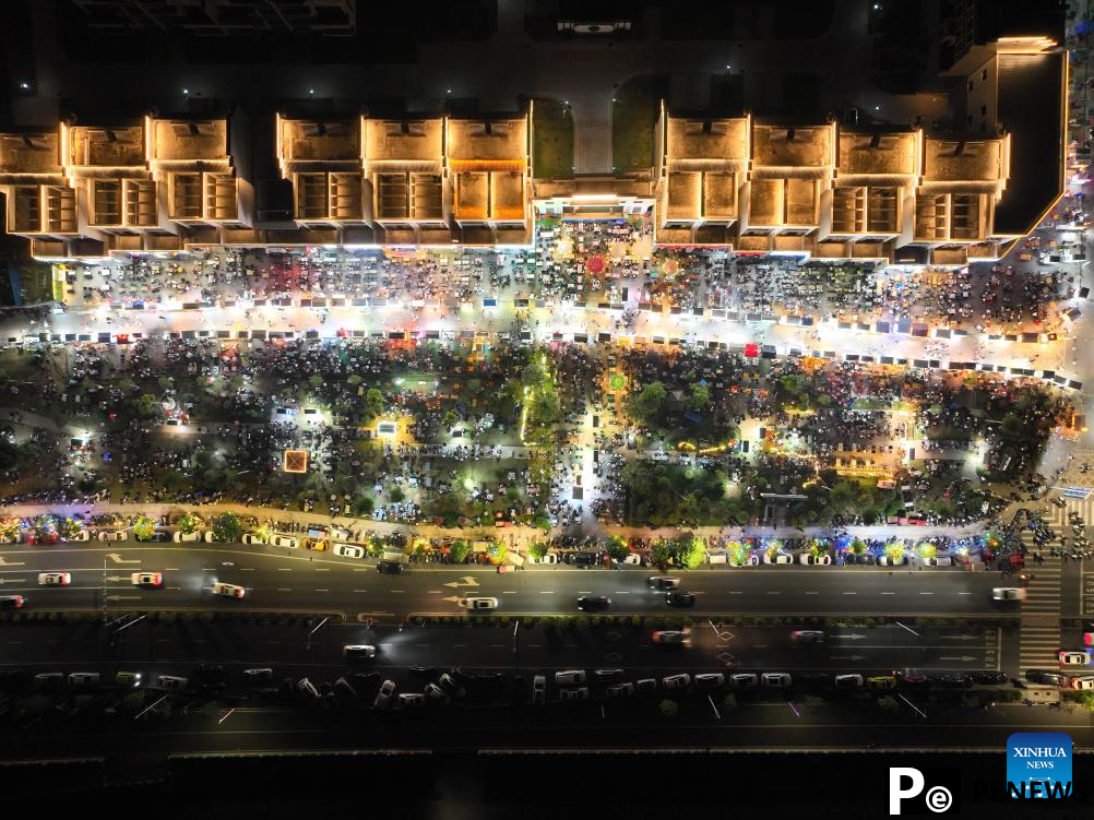 Night economy booms in south China