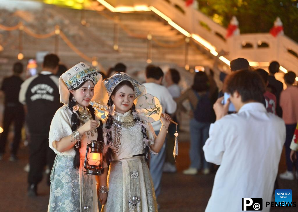 Night economy booms in south China