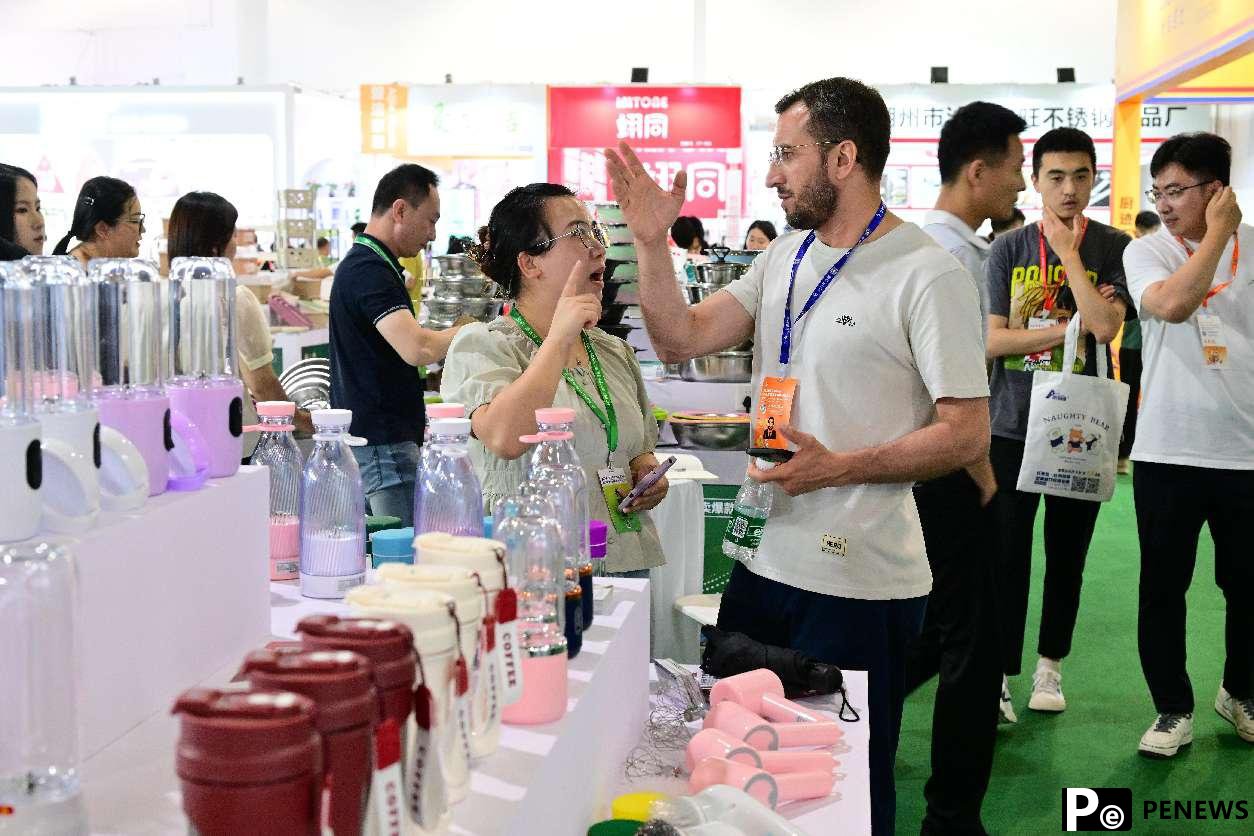 ＂World supermarket＂ Yiwu resumes trade with U.S. while expanding global reach