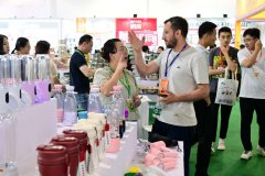 ＂World supermarket＂ Yiwu resumes trade with U.S. while expanding global reach