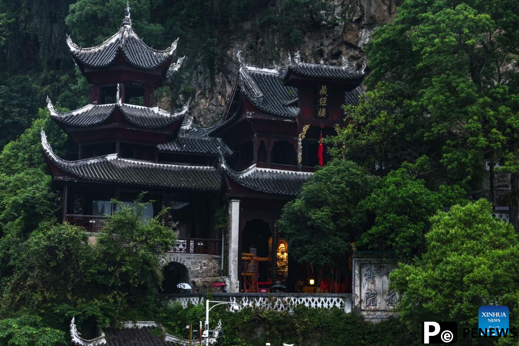 Qinglong Cave Complex: ancient buildings on cliff in China