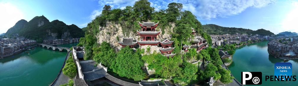 Qinglong Cave Complex: ancient buildings on cliff in China