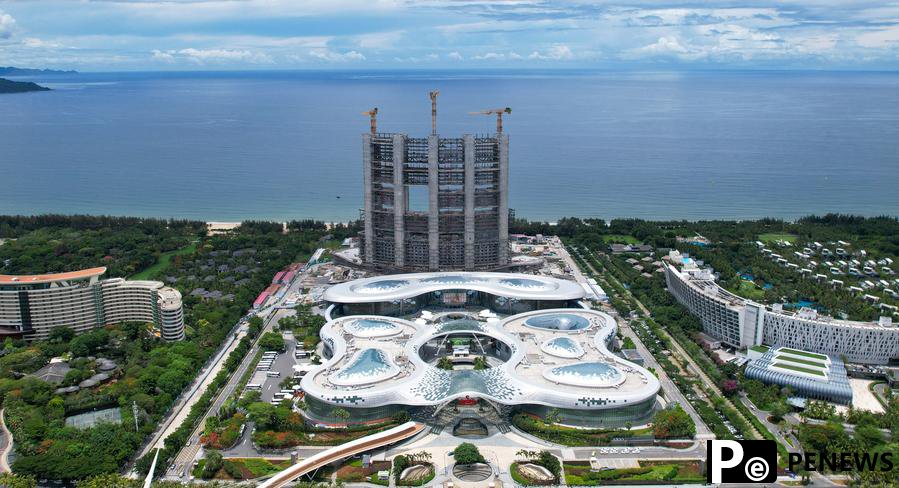 Free industry booms with strengthening of supervision