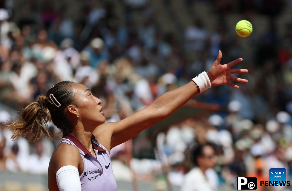 Zheng loses to Sabalenka in French Open quarters