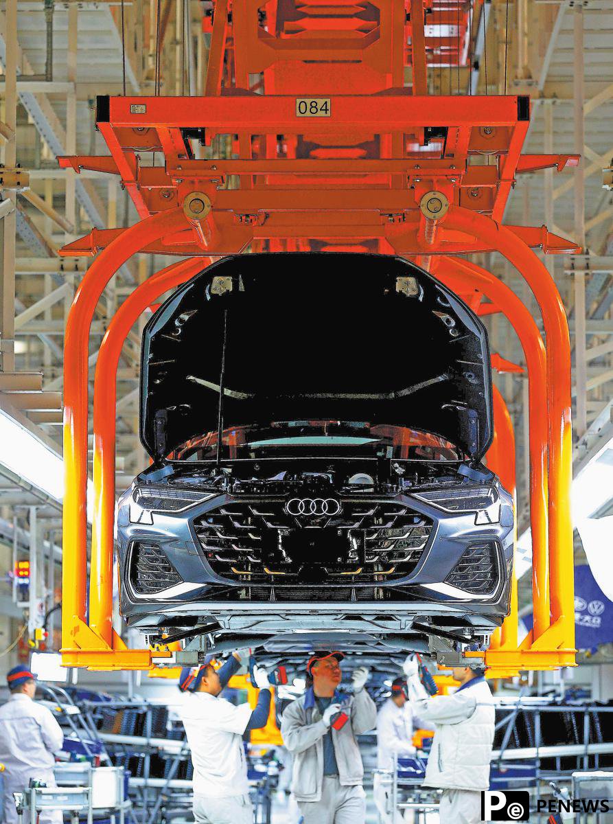 Global auto giants look to China for future vision
